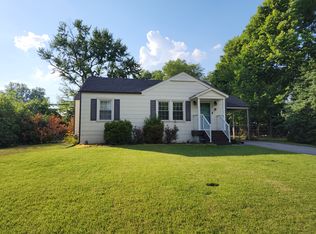 8011 Greenway Dr, Lyndon, KY 40222