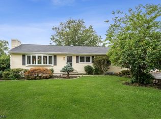 233 Dead Tree Run Rd, Belle Mead, NJ 08502