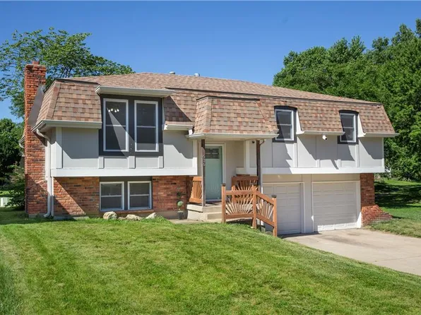 636 S 6th St, Edwardsville, KS 66111