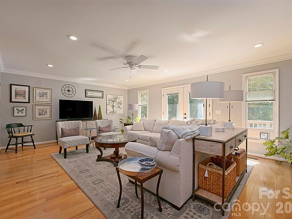 4th image of 266 Cedar Brook Ln