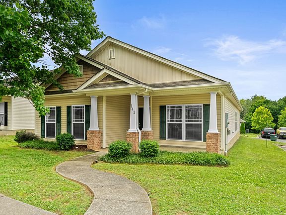 3rd image of 141 Dimaggio Dr