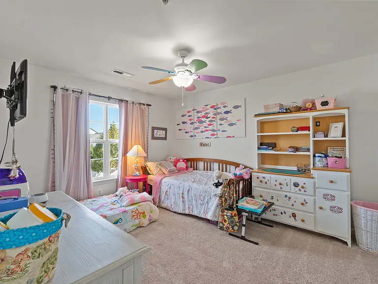 Upstairs bedroom #4 (Two twin beds pictured)