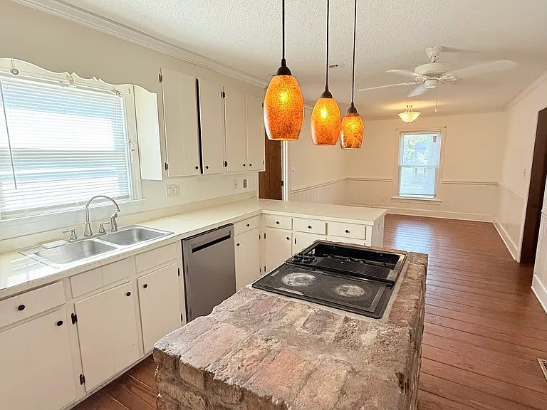 1493 Foxhall Dr — Photo 7