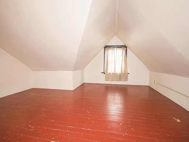 457 SW Washington Ave #7 — Photo 6
