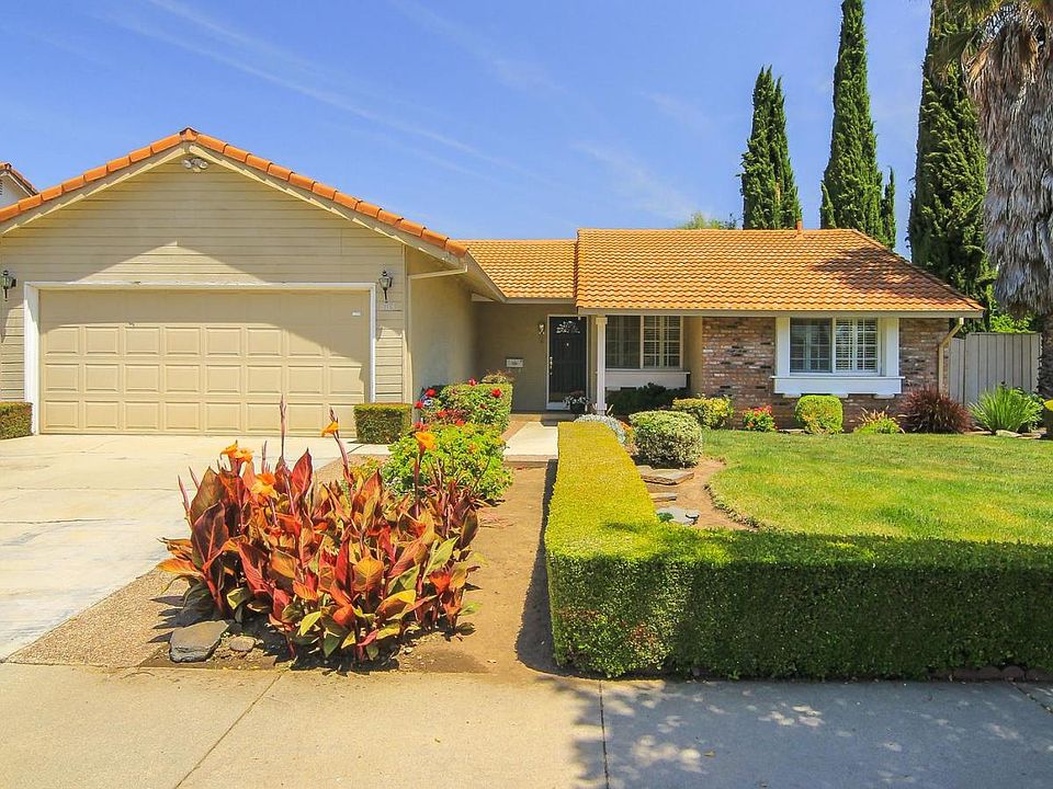 1st image of 803 Kozera Dr