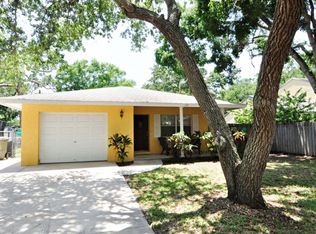 527 Bristol Ct, Sarasota, FL 34237