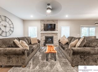 9521 S 183rd Ave, Omaha, NE 68136