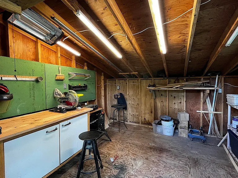 Workshop 144sqft with power and lighting