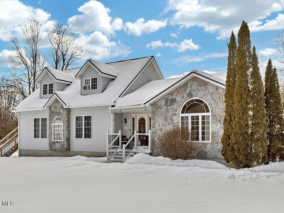 1st image of 8 Greenfield Manor Road