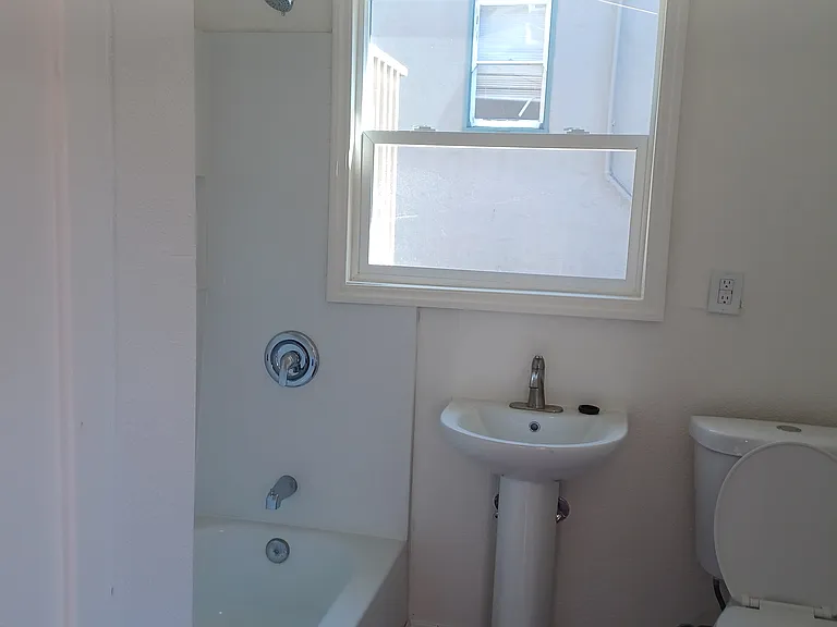 914 Sacramento St #C — Photo 10