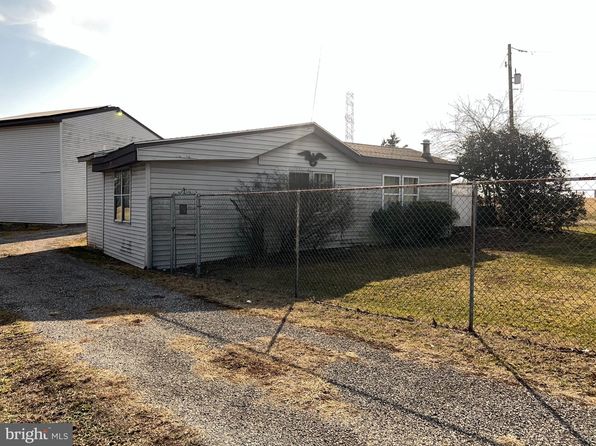 393 Sherwood Dr, Carlisle, PA 17015