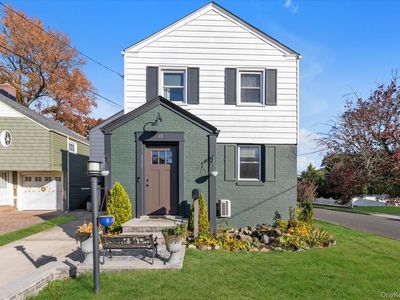 13 Gotham Street, Valley Stream, NY, 11581