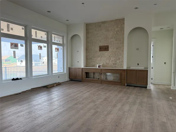 17827 Goodman Dr, Urbandale, IA 50323