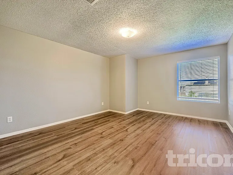 3040 Clemente Dr — Photo 3
