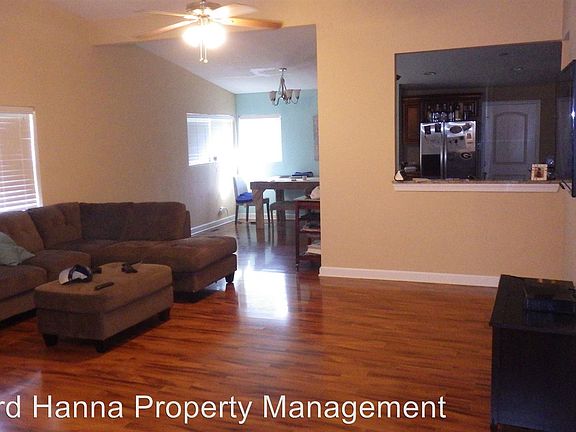 5th image of 303 Beacon Hill Ct