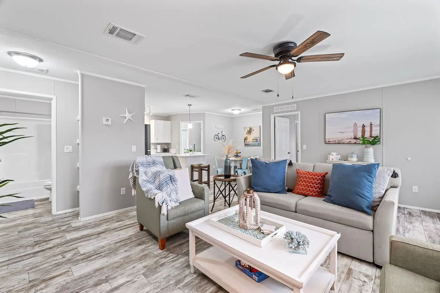 3 bed, 2.0 bath, 871 sqft, $2,804 — Photo 1