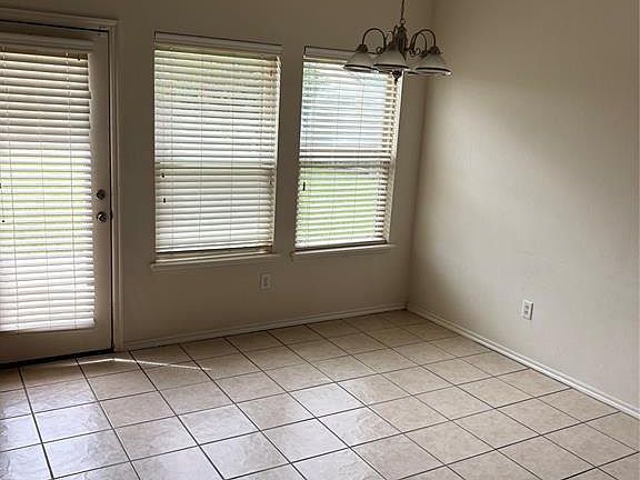 4th image of 2412 Wheatland Pl