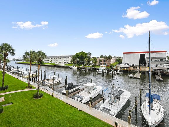 5th image of 108 Paradise Harbour Blvd APT 311