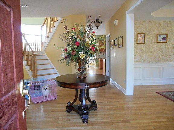 2nd image of 7 Chatham Cir