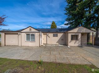 450 SW 154th St, Seattle, WA 98166