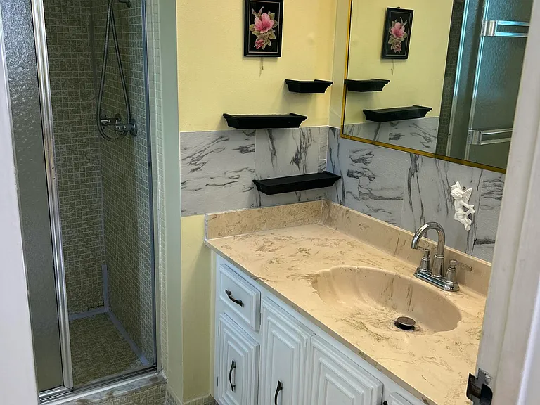 2801 Somerset Dr #201 — Photo 22