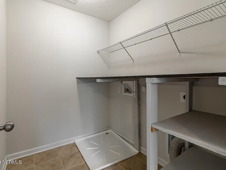 3118 Bettye Gresham Ln — Photo 15