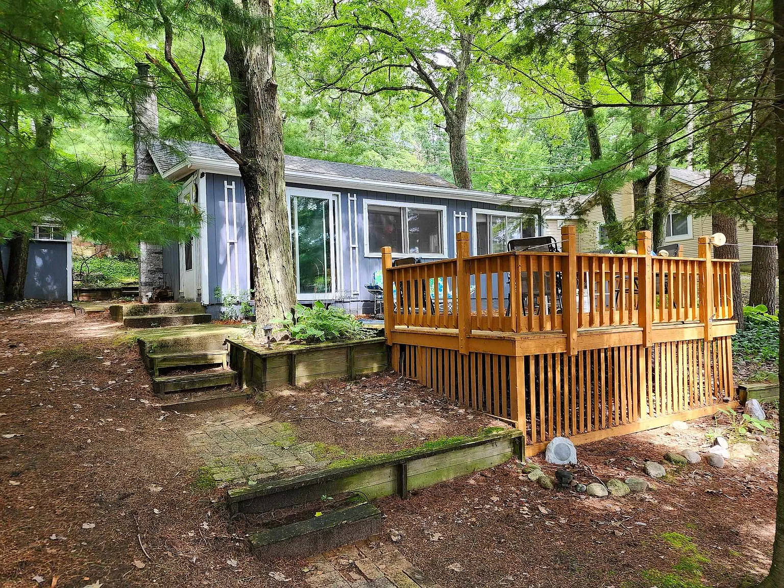 941 Lake Dr photo 1