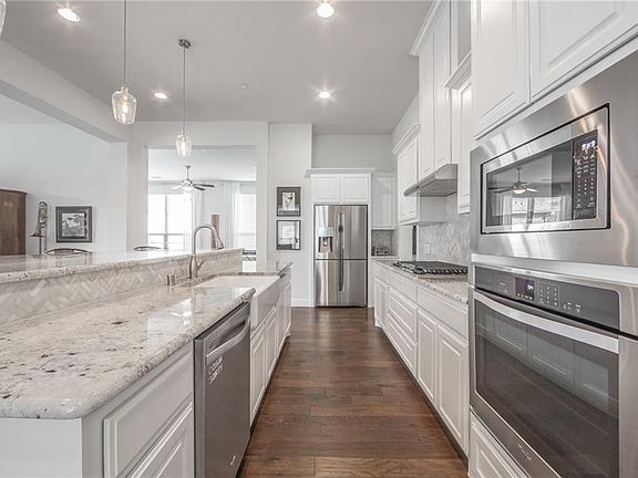 4th image of 2911 Clearwater Dr