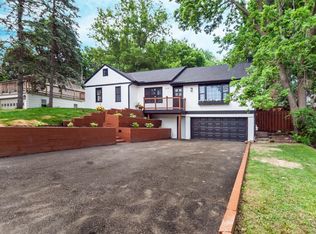 614 Beaver Dam St E, Wayzata, MN 55391