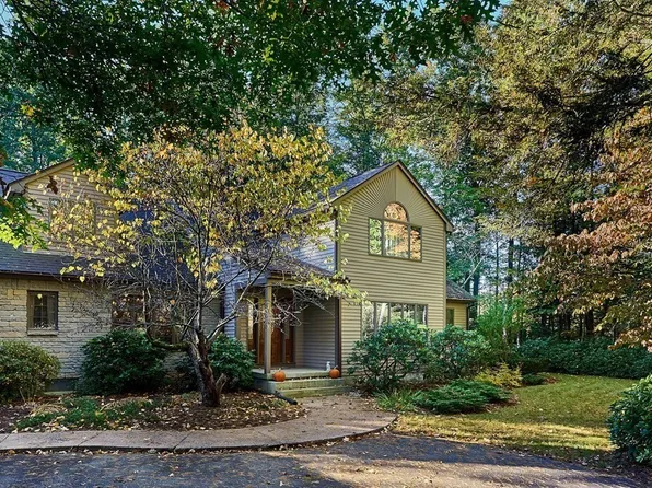 22 Ashley Cir, Easthampton, MA 01027