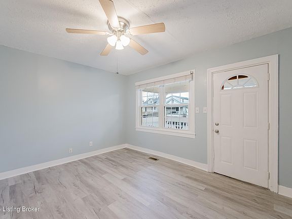 4th image of 810 Weller Ave