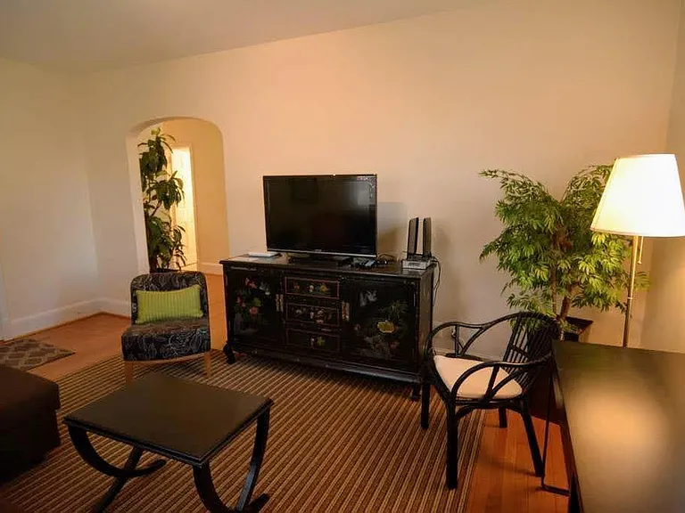 1034 N Edgewood St #2 — Photo 4