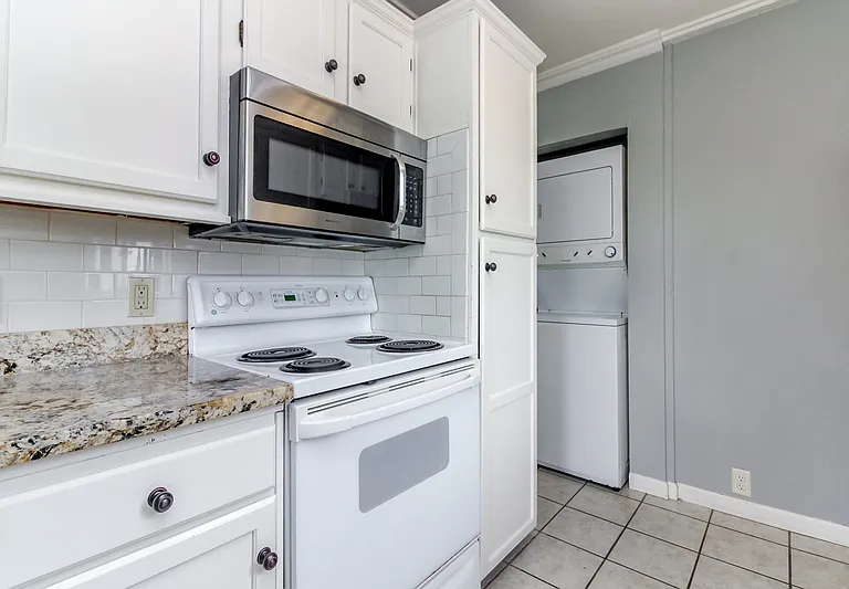 625 N Jackson Ave #B42 — Photo 18