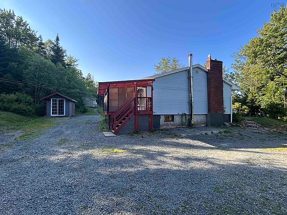 2nd image of 20 Quarry Rd