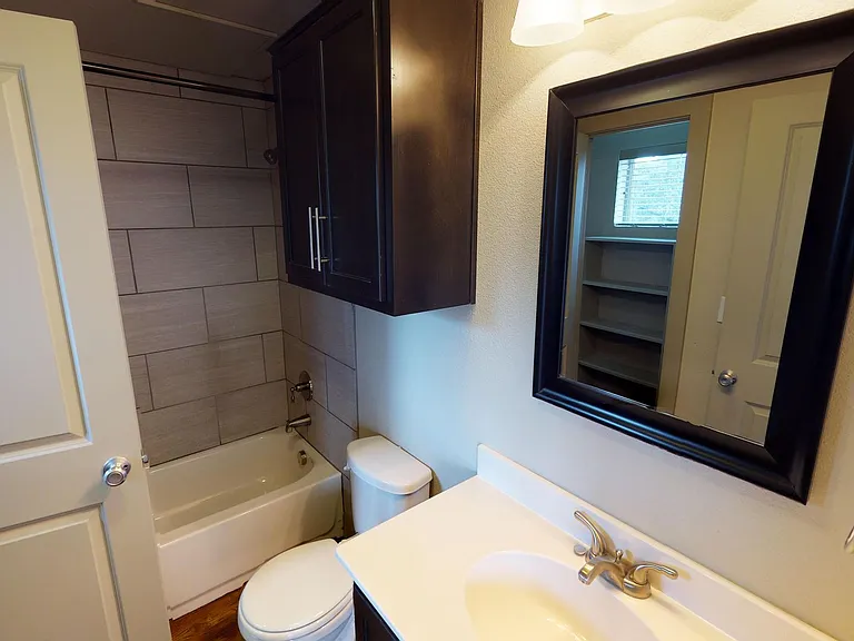 1212 Greenlee St — Photo 14