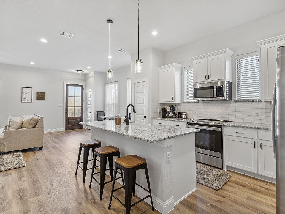 1st image of 4106 Avion Dr