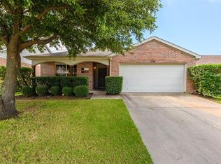 8920 Wagon Trl, Aubrey, TX 76227