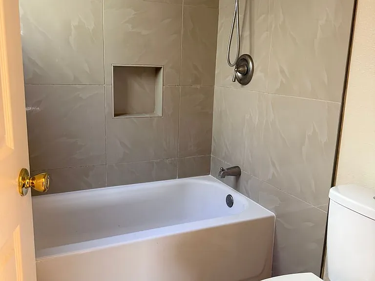 1266 Hartford Cir — Photo 7