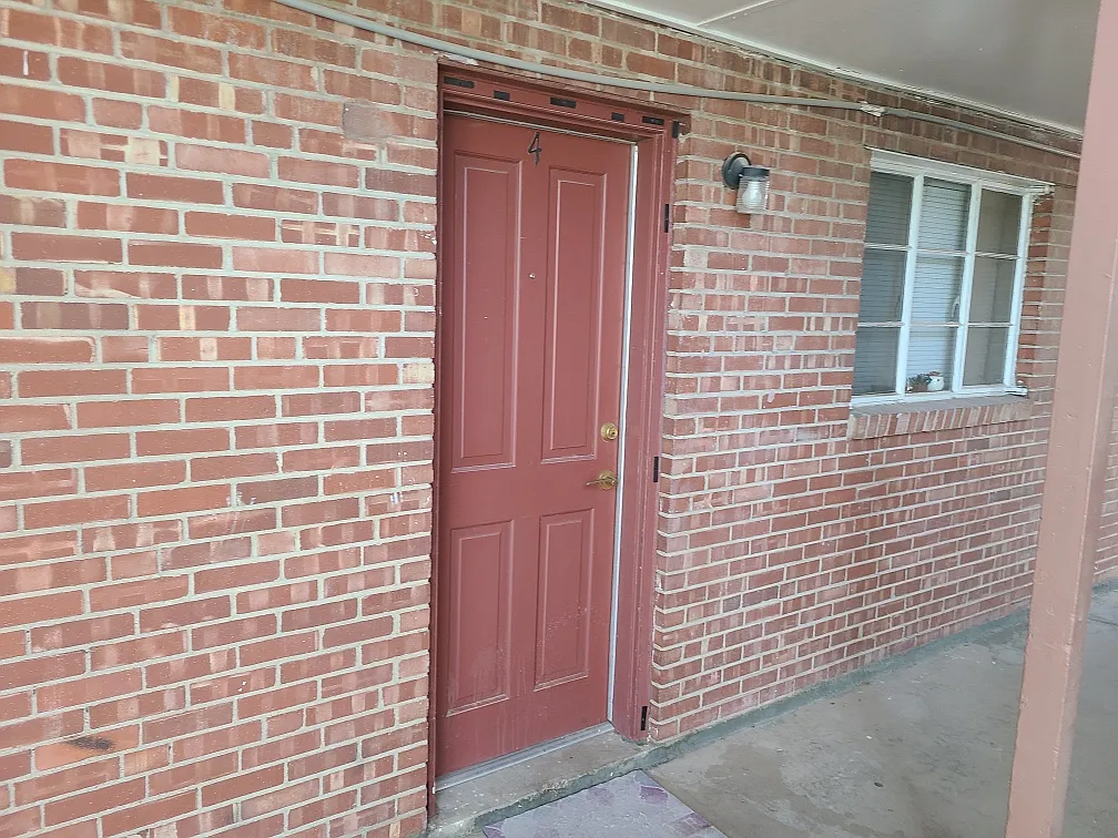 701 W Yandell Drive Unit 4 - 1 — Photo 2