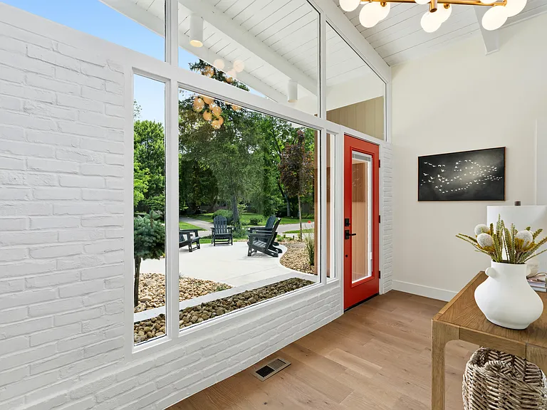 2276 Johnston Rd — Photo 17