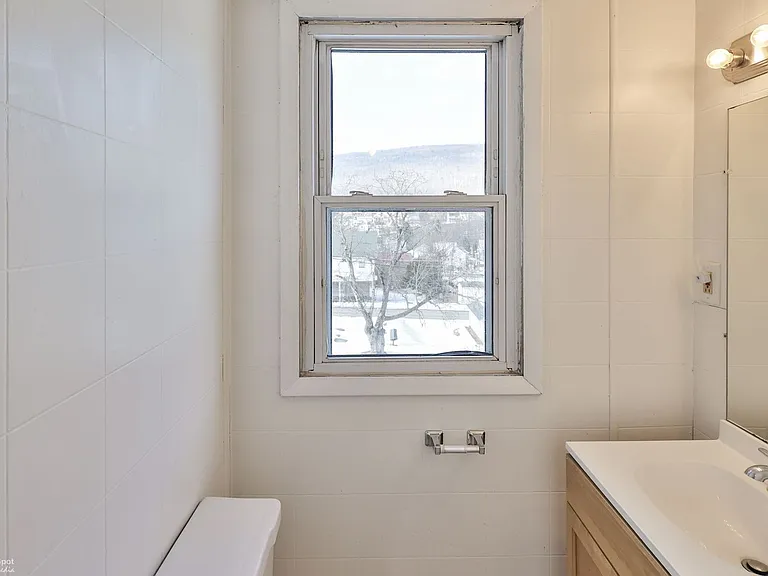 Catawissa St 50 W — Photo 22