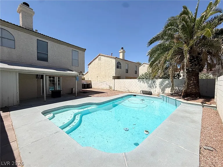 2066 Waverly Cir — Photo 18