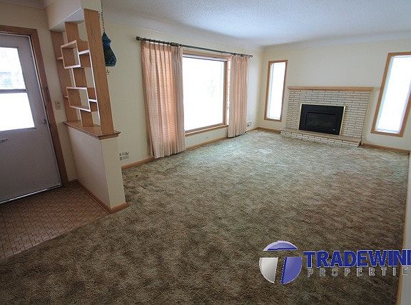 5th image of 2488 Chatsworth St N