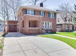 652 N 68th St, Wauwatosa, WI 53213