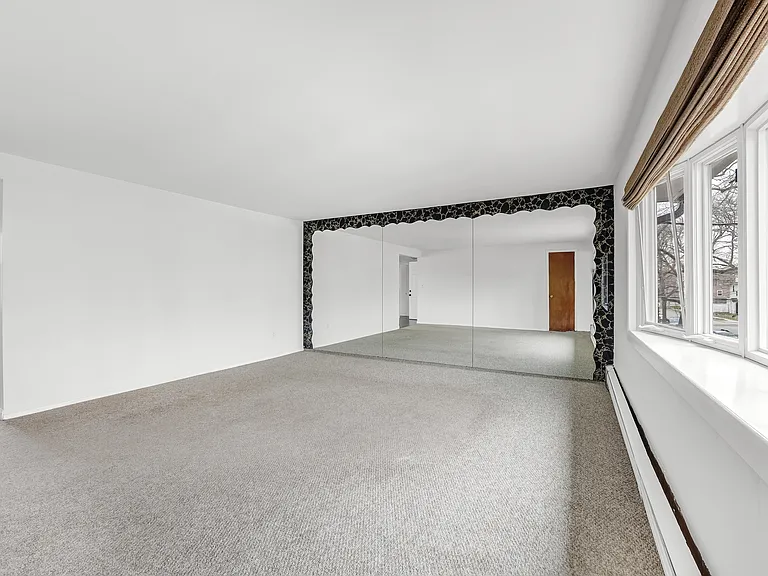 38 Washington Ave — Photo 19
