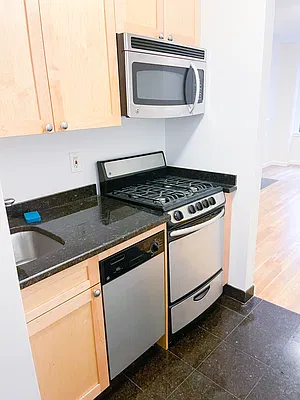 Rented by Urban Real Estate Inc | media 3