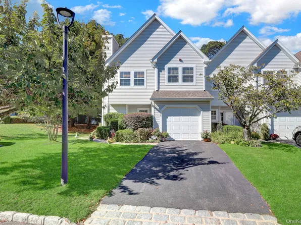 208 Erik Drive, East Setauket, NY 11733
