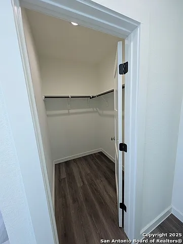 627 Essex St — Photo 10