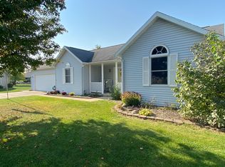 107 Country View Ct, Gifford, IL 61847