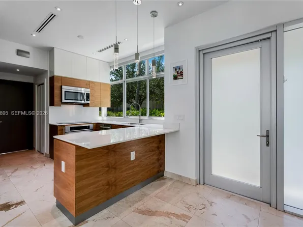 548 Fernwood Rd #548, Key Biscayne, FL 33149